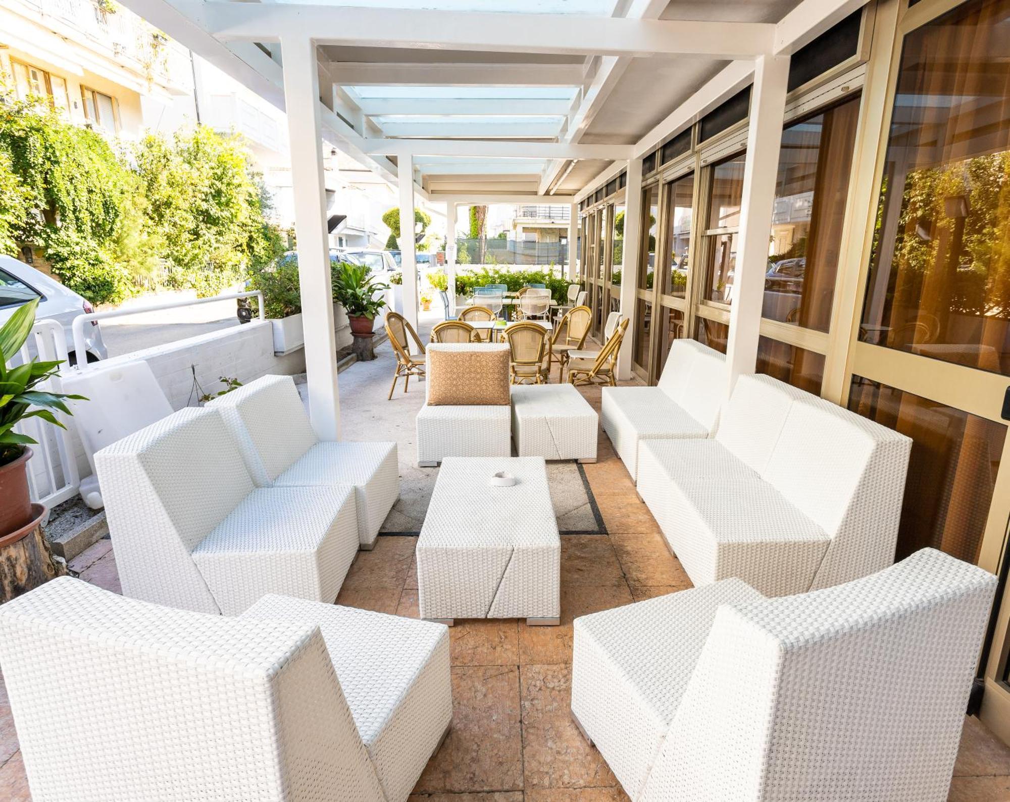La Plata Hotel - Con Piscina Ριτσιόνε Εξωτερικό φωτογραφία